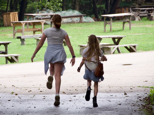 huppelen door het openluchtmuseum