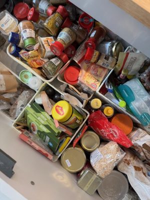 keukenla vol kruiden