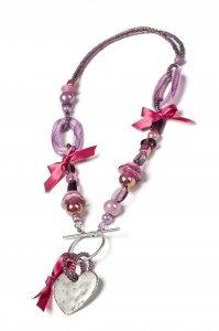 door-noor-pipperdehip-ketting