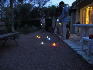 glow in the dark jeu the boules