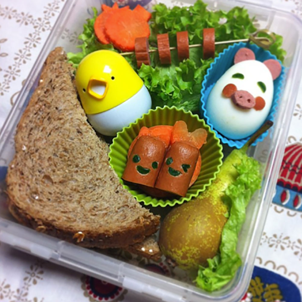 Honden boterhammen en knakworstjes met gezichtjes!