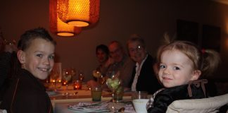 Zò houd je kinderen gezellig tijdens het kerstdiner Zò houd je kinderen gezellig tijdens het kerstdiner