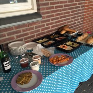 tafel met salades bbq boer