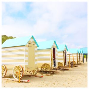 typische strandhuisjes vlaamse kust bredene