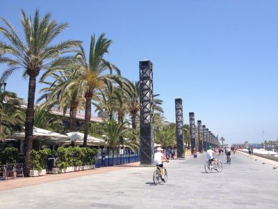 kinderen-op-de-fiets-in-barcelona