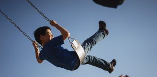 Kinderen en een mobiele telefoon