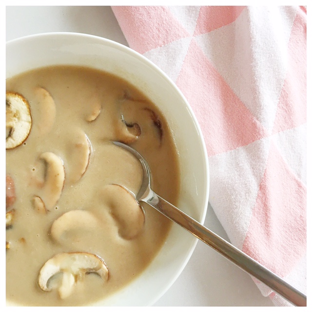 kastanjesoep met champignons eten