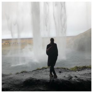 Seljalandsfoss achter de waterval