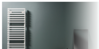 Een warme handdoek na het douchen