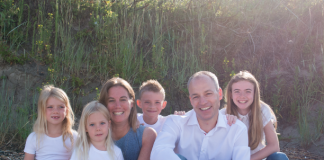 Sparen voor later als je ZZP-er bent geposeerde gezinsfoto kk fotografie