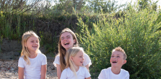 Wat kun je doen met de kinderbijslag? kids lachen kk fotografie