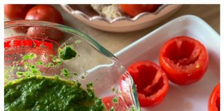 Gevulde tomaten met ei en spinazie tomaat met spinazie