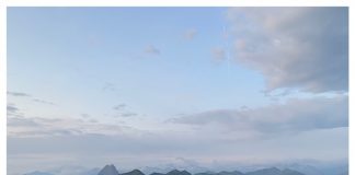 Zomerse traditie in de bergen: Feuerleuchten in Oostenrijk gugglekoglen