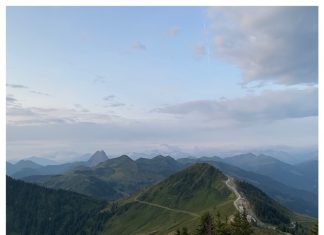 Zomerse traditie in de bergen: Feuerleuchten in Oostenrijk gugglekoglen