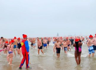 Nieuwjaarsduik Scheveningen nieuwjaarsduik scheveningen