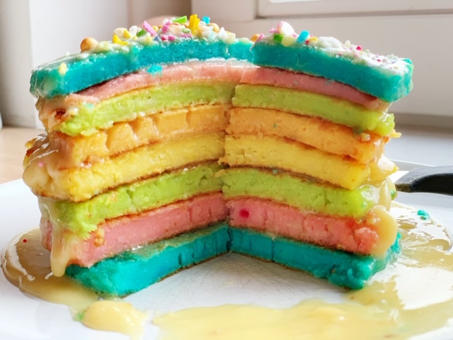 pannenkoek unicorn of regenboog zo maak je de laagjes