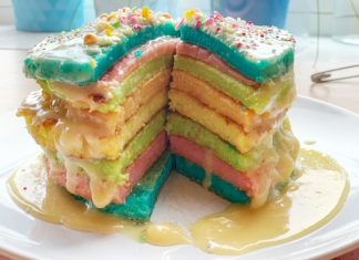 Pannenkoektaart, unicorn of regenboog, zo maak je die! regenboog pannenkoektaart