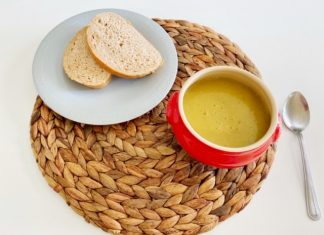 Winterse soep met aardappelen en prei; zo lekker proefde je ‘m nog nooit! Winterse soep met aardappelen en prei