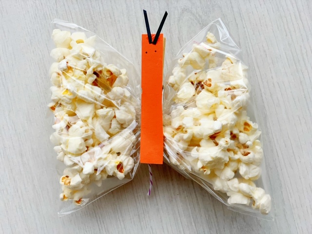 traktatie met popcorn vlinder