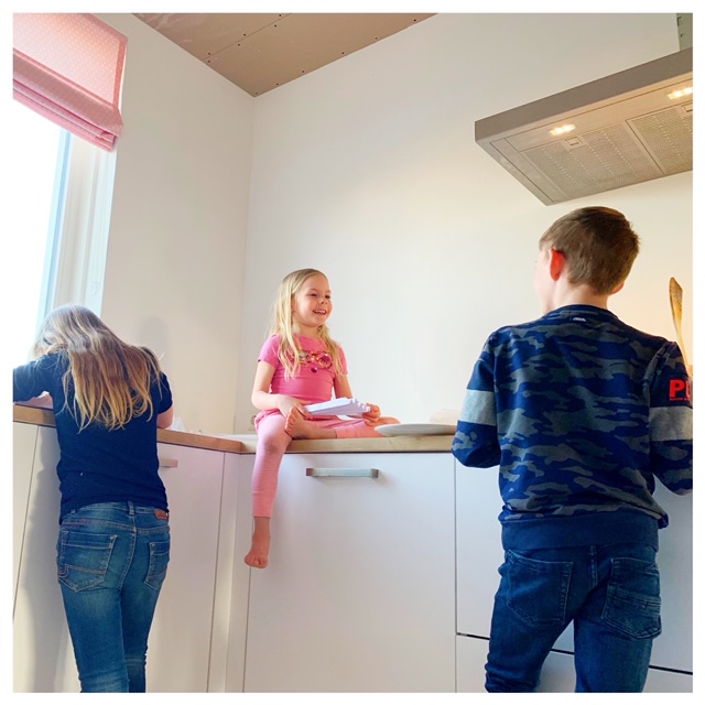 kids in the kitchen