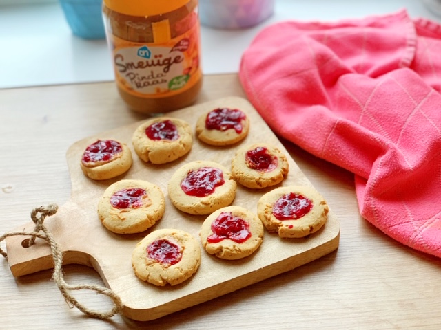 koekjes op houten plank