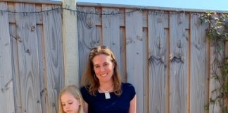 Inspiratie voor een gezellig terras met parasol Met Feetje op de tuinbank april 2020