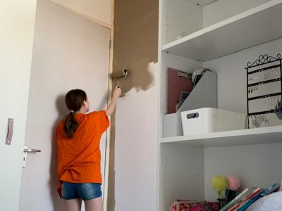 sterre verft haar kamer bruin