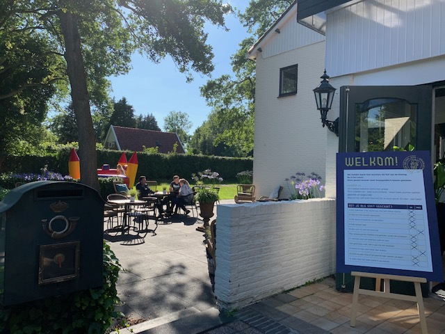 terras hof van koning heerenveen