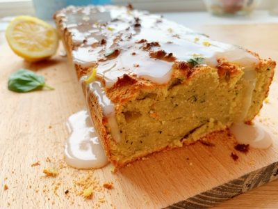 Fluweelzachte citroencake met courgette en avocado