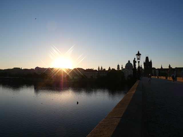 sunrise karlsbrug