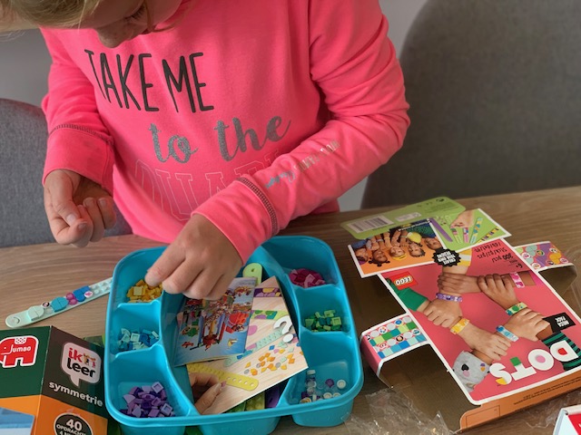 Lenthe met dots lego armbandjes