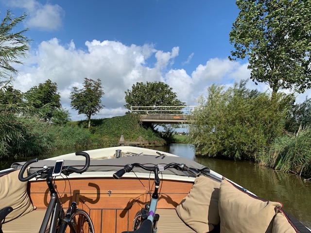 Mijn ervaring met de Elfstedentocht fietsen varen fietsen op de boot