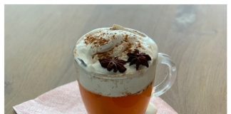 Warme herfstige appelsap met Licor 43 Herfstdrankje met appel, kaneel en licor 43