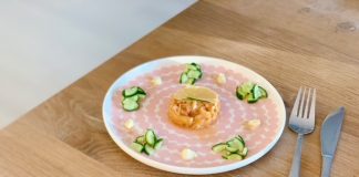 Gemarineerde zalm met gin Gemarineerde zalm met gin en komkommer