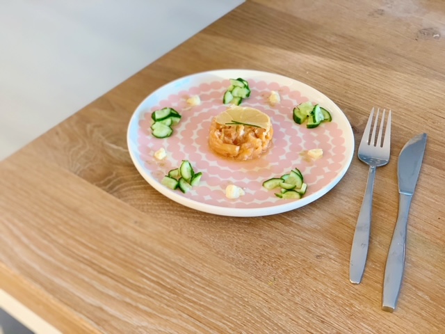 Gemarineerde zalm met gin en komkommer