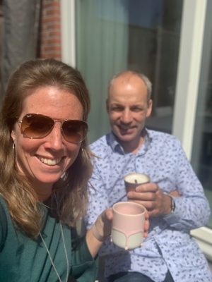 Juut maik koffie in de zon mei 2021