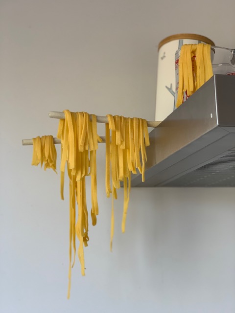 Zelf pasta maken pasta drogen