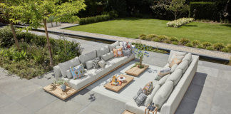 De zomerkleuren van 2021 voor je tuin grote loungebank