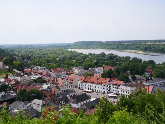 view kazimierz dolny vanaf de 3 kruizen heuvel