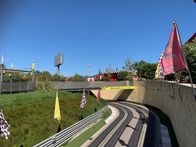 racebaan ferrari land