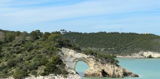 Puglia, de mooiste plekken, stranden en dorpjes rotst in de buurt van vieste