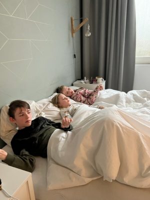 drie zieke kinderen april 2022