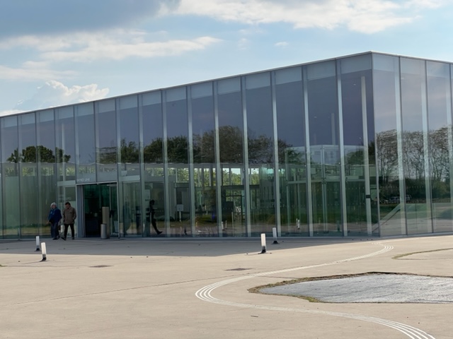 Louvre Lens buiten