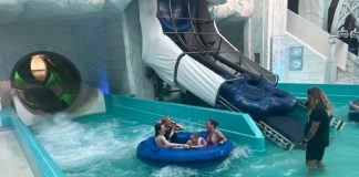 Zwempret in waterpark Rulantica Rulantica