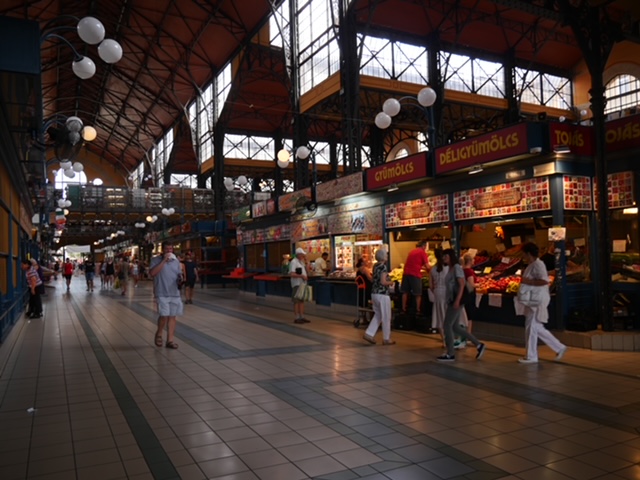 markthal nagy vasarcsarnok boedapest