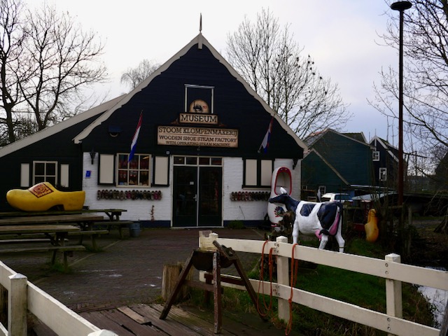 Stoom klompen fabriek marken