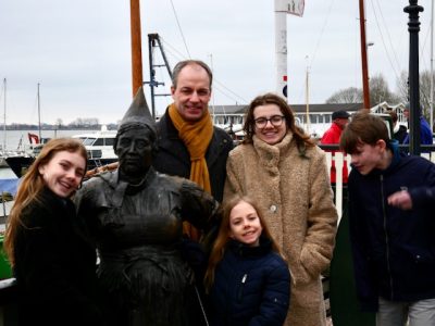 Volendam vrouw klederdracht