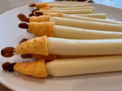 Kindertraktatie potloden van kaas met Bugles