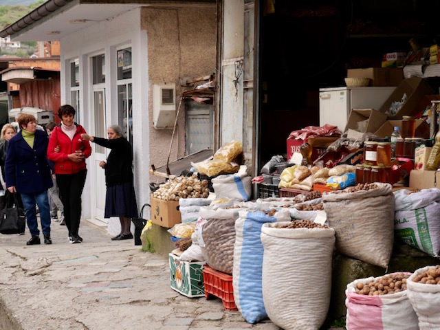 Waar kun je echt authentiek Albanië zien peshkopi
