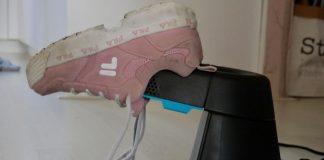 Zo krijg je zweetlucht uit (sport)schoenen zweetlucht uit schoenen krijgen